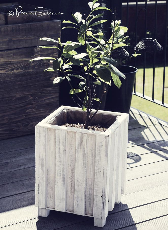 9 Wooden Planters – Award Winning Contemporary Concrete Planters and