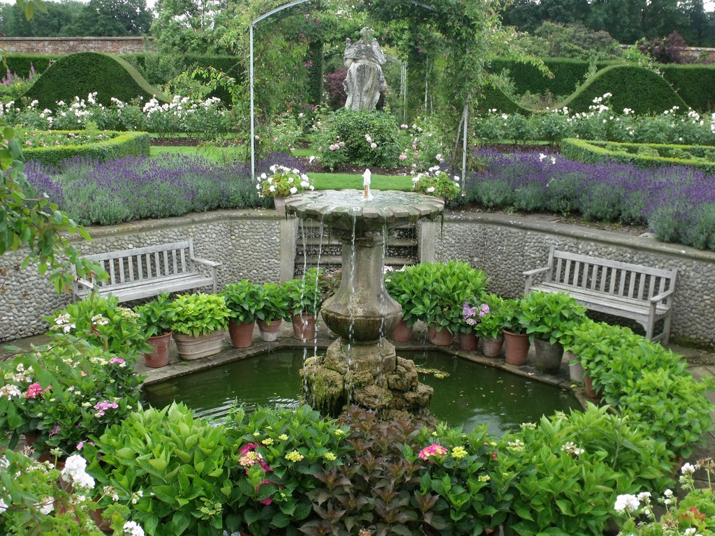 Beautiful Rose Garden Design Ideas – Award Winning Contemporary ...
