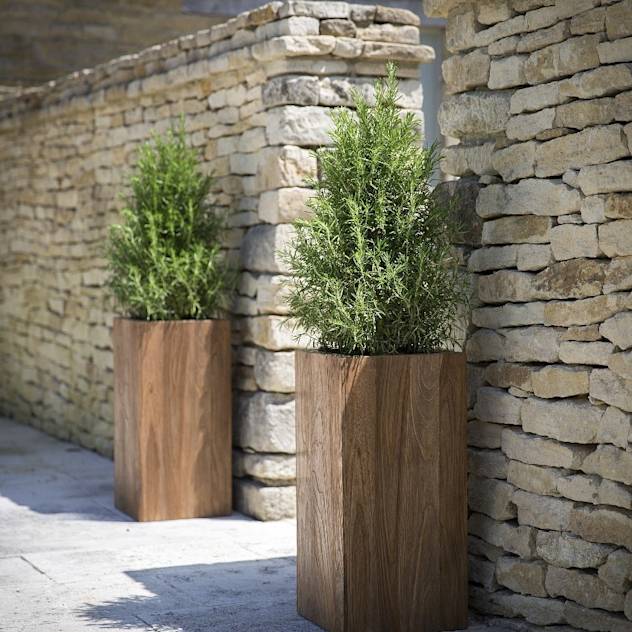 Teak Garden Planters , Cubes or Tall Squares: translation missing: en.style.garden-.modern Garden by Ingarden Limited