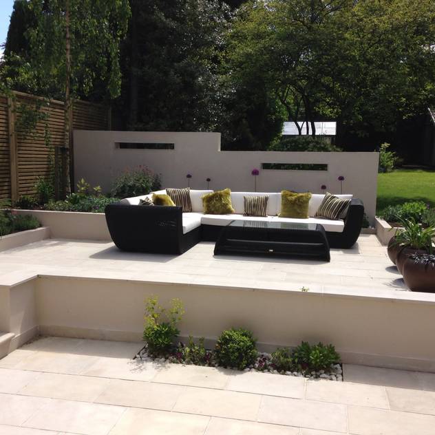 Contemporary Split level terrace: modern Garden by Gardenplan Design