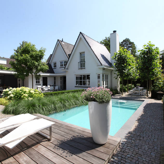 modern Garden by Stoop Tuinen